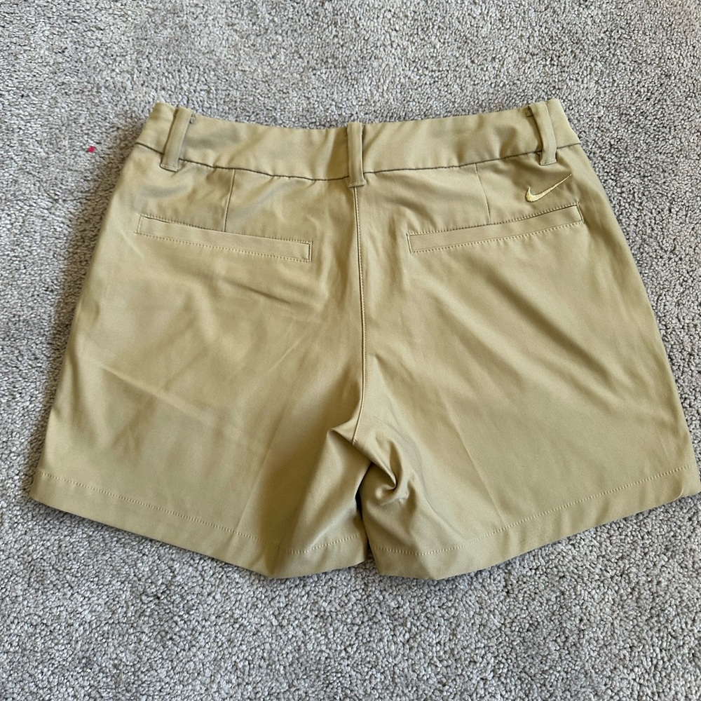 Women’s Nike Dry Fit Golf Shorts sz 2 inseam 4”